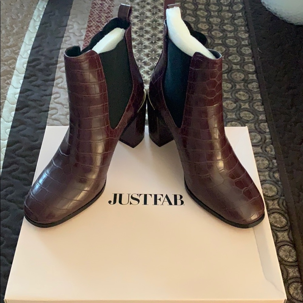 BRAND NEW WOMEN’S BOOTIES